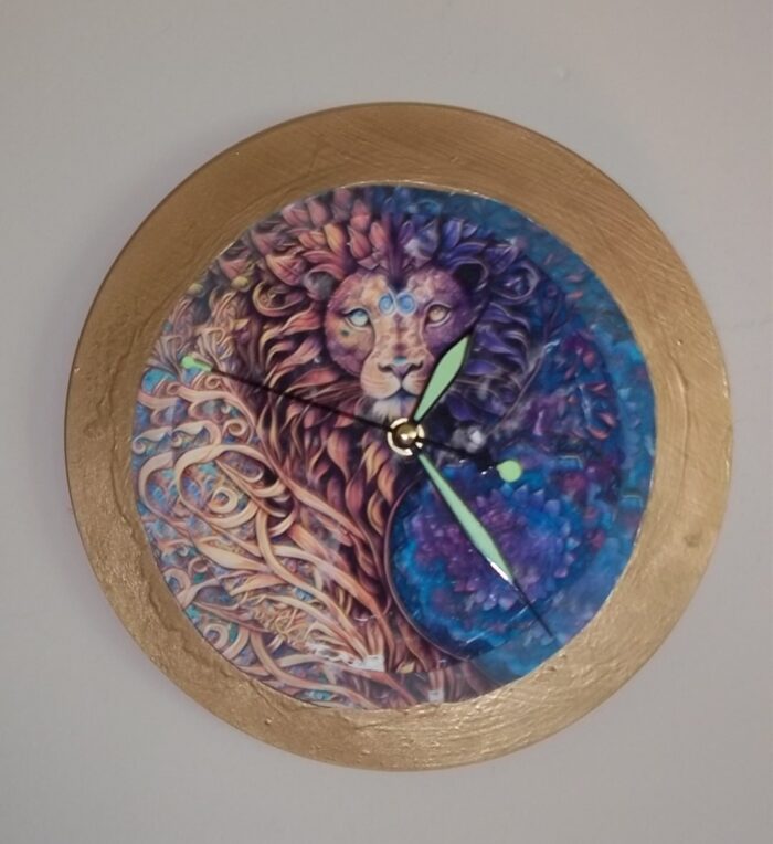 LION CLOCK  YIN/YANG